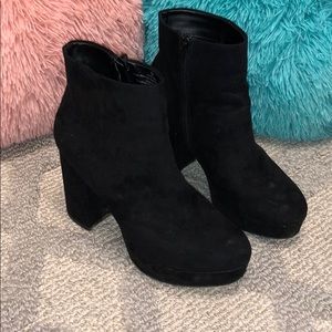 BLACK PLATFORM BOOTIES